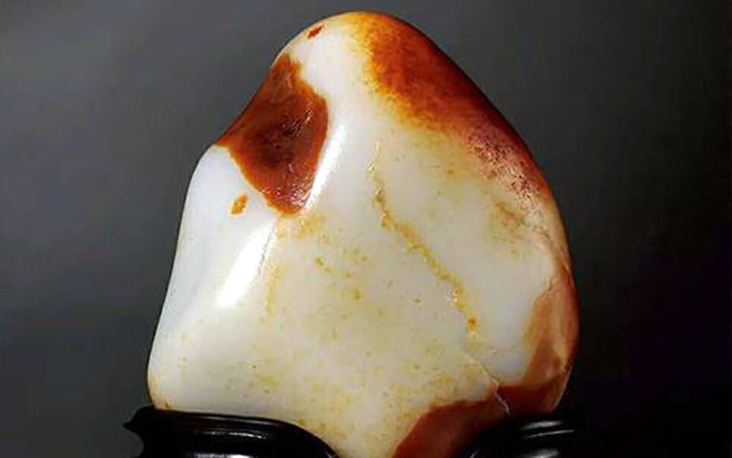 cận cảnh viên ngọc xấu xí nhưng trị giá hàng chục tỷ đồng hình 2 can canh vien ngoc xau xi nhung tri gia hang chuc ty dong hinh 2