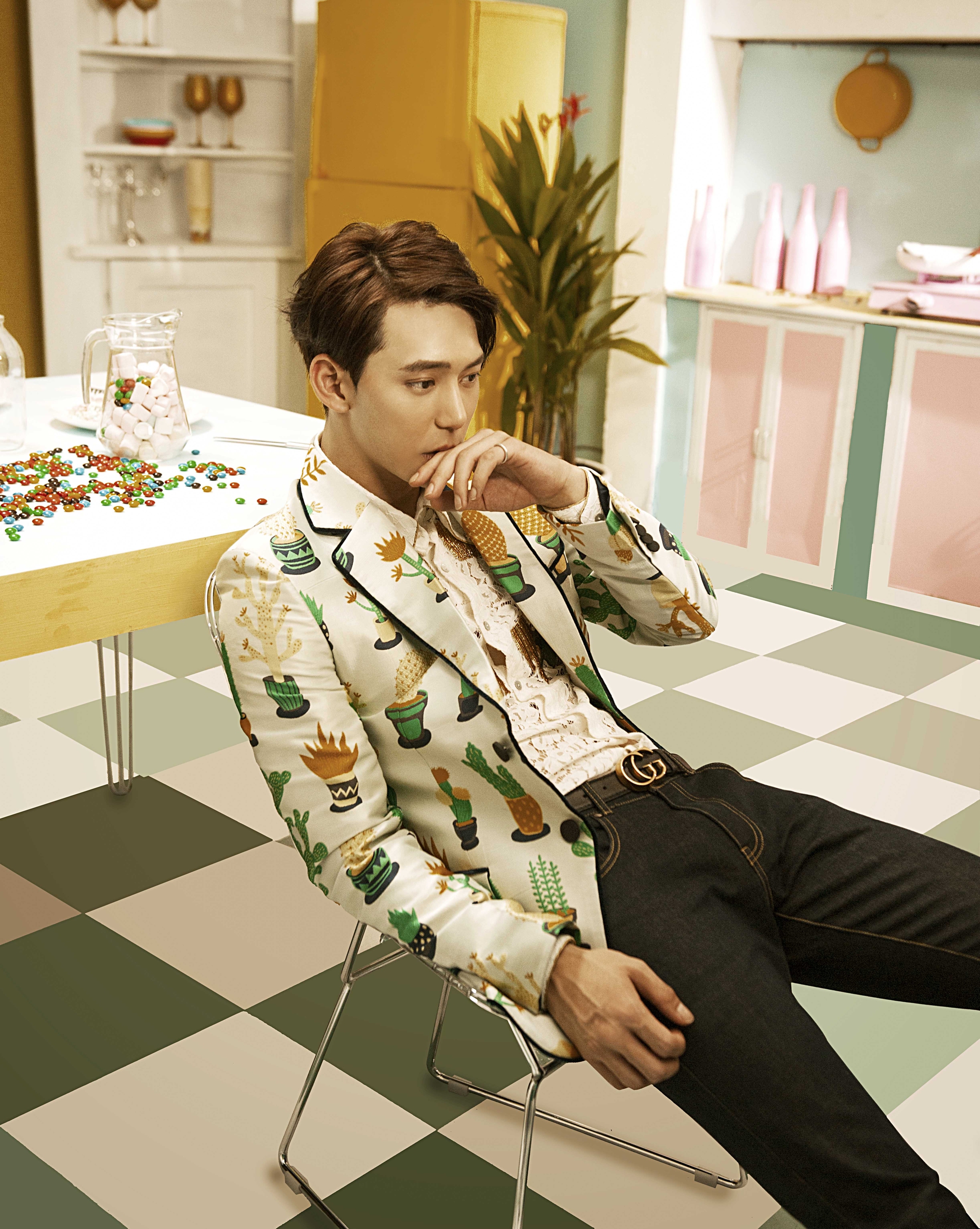 Sau MV chào sân nhiều tranh cãi, Chi Pu phát hành MV debut đậm màu Kpop cùng bạn diễn điển trai xứ Hàn - Ảnh 10. Sau MV chào sân nhiều tranh cãi, Chi Pu phát hành MV debut đậm màu Kpop cùng bạn diễn điển trai xứ Hàn - Ảnh 10.
