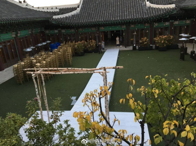 [TRỰC TIẾP TỪ HÀN QUỐC] Siêu đám cưới Song Hye Kyo - Song Joong Ki: Song Hye Kyo đã đến địa điểm cưới, dàn siêu xe rước dâu lộ diện - Ảnh 29.