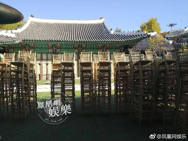 [TRỰC TIẾP TỪ HÀN QUỐC] Siêu đám cưới Song Hye Kyo - Song Joong Ki: Song Hye Kyo đã đến địa điểm cưới, dàn siêu xe rước dâu lộ diện - Ảnh 26.