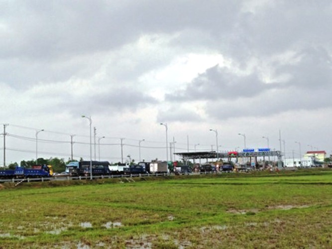 Tiêu dùng & Dư luận - Dân “vây” trạm thu phí, đại diện Tasco phải tổ chức đối thoại (Hình 2).