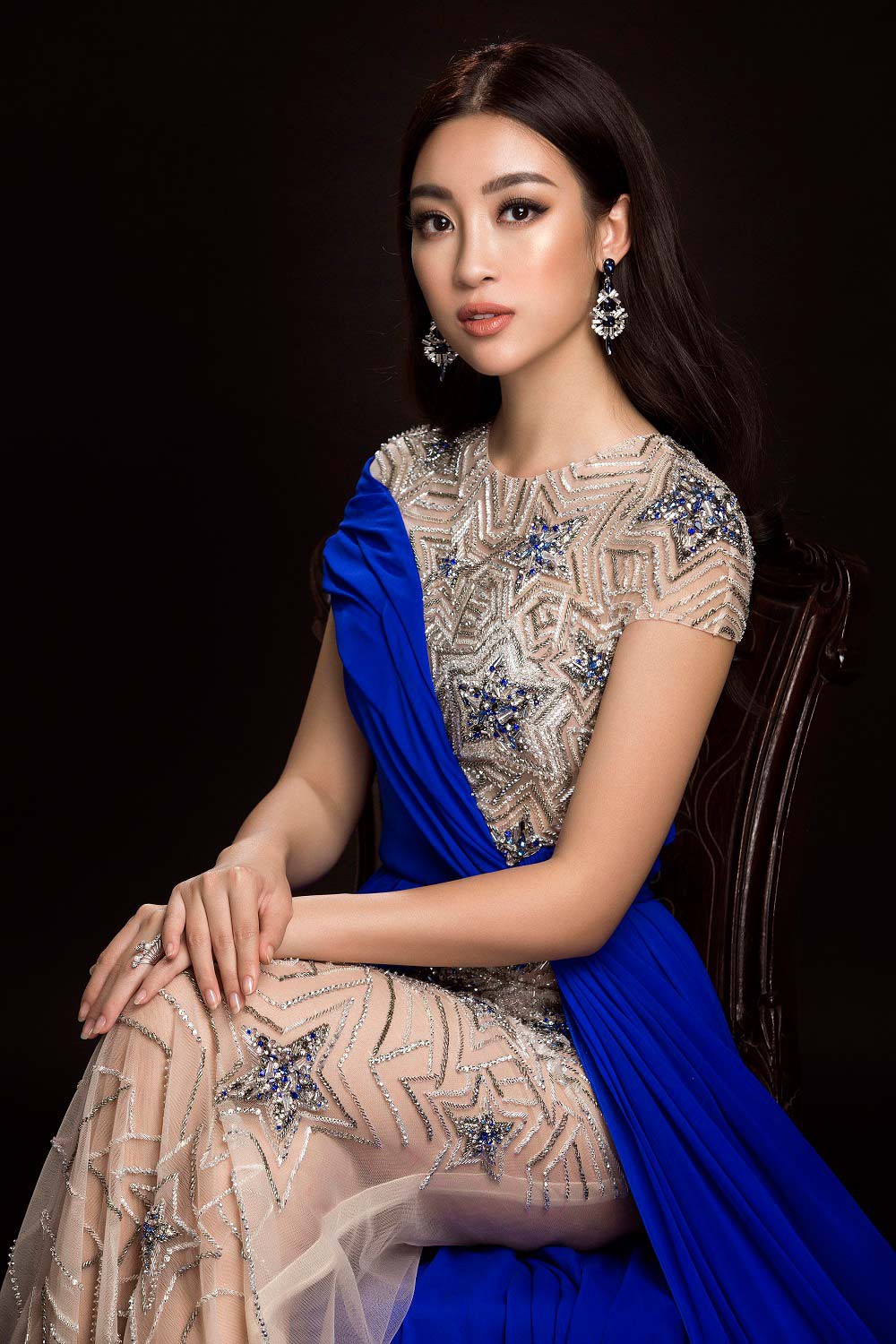 Mỹ Linh quyến rũ tựa nữ thần trong loạt trang phục dạ hội mang đến Miss World 2017 - Ảnh 4. Mỹ Linh quyến rũ tựa nữ thần trong loạt trang phục dạ hội mang đến Miss World 2017 - Ảnh 4.