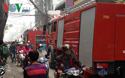 hà nội cháy cửa hàng xổ số điện toán trên phố triều khúc hình 2 ha noi chay cua hang xo so dien toan tren pho trieu khuc hinh 2