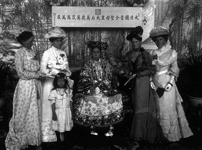 Chuyện ăn của Từ Hy Thái hậu: Mỗi ngày 300 sơn hào hải vị cầu kỳ, dùng bữa một mình, hơn trăm người phục vụ - Ảnh 5. Chuyện ăn của Từ Hy Thái hậu: Mỗi ngày 300 sơn hào hải vị cầu kỳ, dùng bữa một mình, hơn trăm người phục vụ - Ảnh 5.