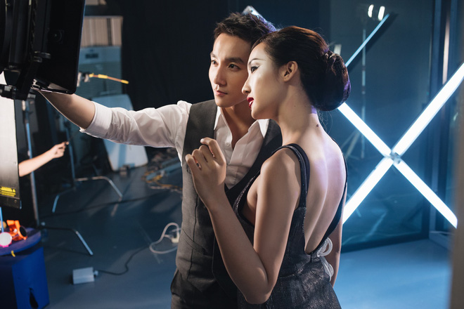 Sơn Tùng M-TP nắm tay mỹ nhân xinh đẹp khiến nhiều người tò mò - Ảnh 5.