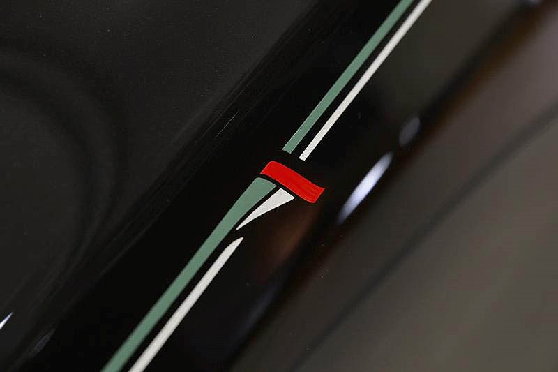 can canh rolls-royce wraith phien ban ki niem quoc khanh uae hinh 3