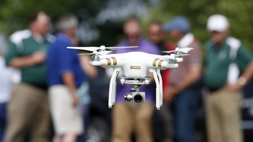 Hồ sơ - Mối họa “trên trời rơi xuống” của máy bay không người lái (Hình 2).