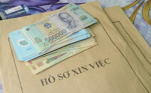An ninh - Hình sự - “Nổ” có mối quan hệ rộng, nữ quái chiếm đoạt gần 2 tỷ đồng