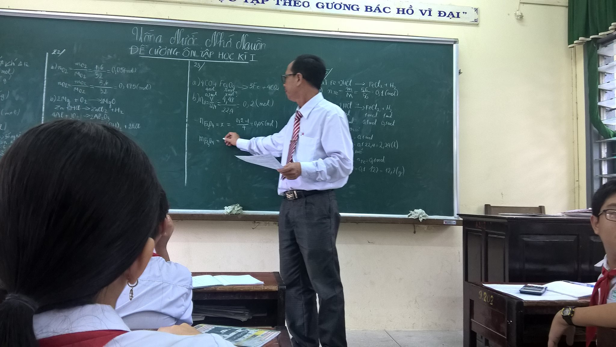 Cộng đồng mạng - Vụ cô giáo quỳ 40 phút: Thấm thía với “Thư gửi đồng nghiệp” (Hình 2).