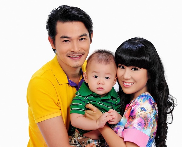 Ngôi sao - Ly hôn “dậy sóng” của sao Việt: Còn duyên ngọt ngào, hết duyên bêu nhau giữa “chợ” (Hình 4).