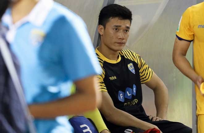 Thể thao - Đằng sau việc Bùi Tiến Dũng liên tiếp phải ngồi ghế dự bị ở Thanh Hóa