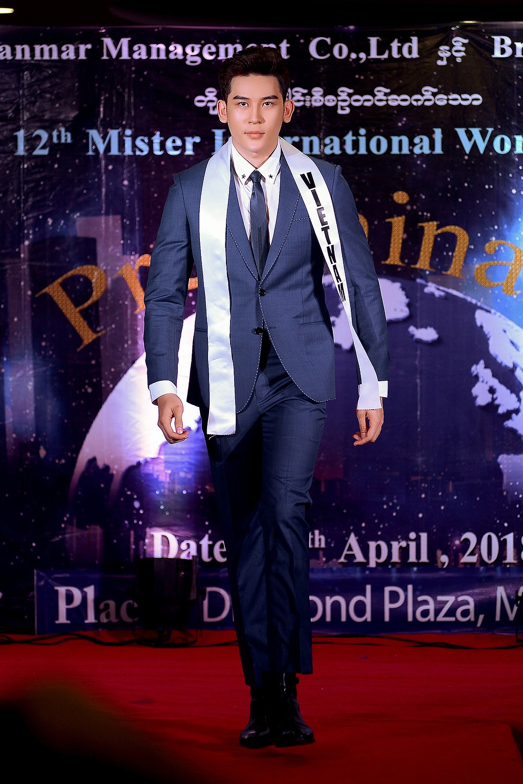 sieu mau minh trung dang dan dau binh chon tai mr international 2018 hinh 4