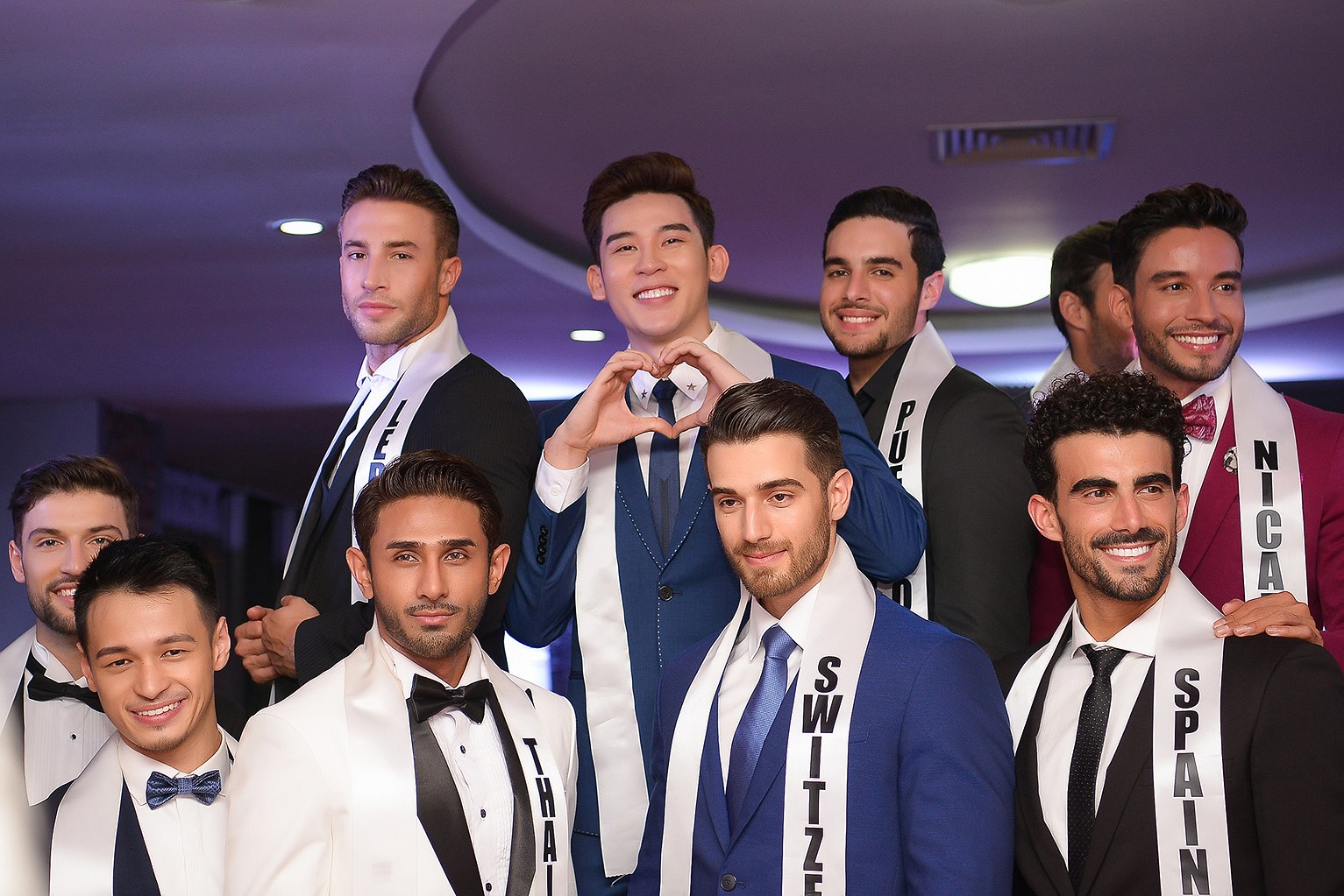 sieu mau minh trung dang dan dau binh chon tai mr international 2018 hinh 10