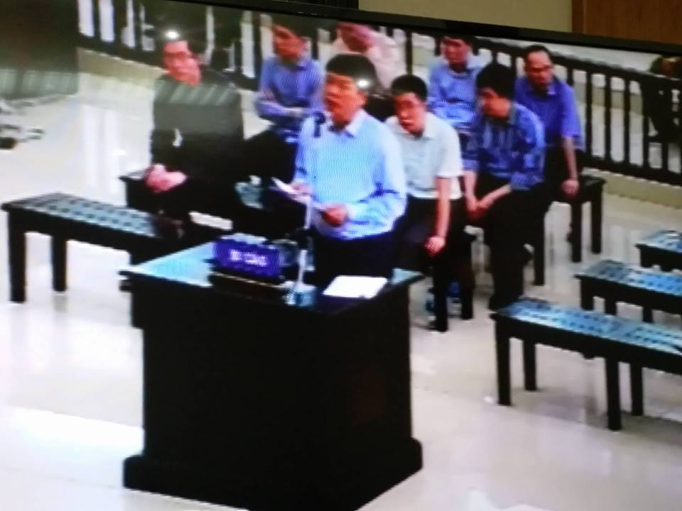 Hồ sơ điều tra - Bị cáo Đinh La Thăng day dứt, không thể cầm bút khai về thành tích của bản thân