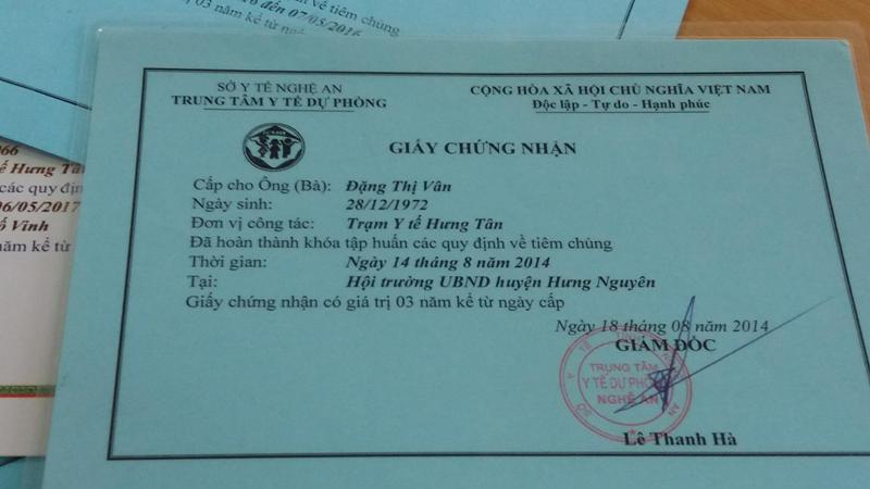 Tin nhanh - Bé 3 tháng uống cả lọ vắc xin: Y tá không đủ điều kiện tiêm chủng? (Hình 2).