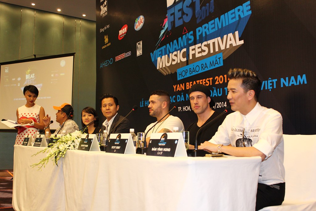 Cac nghe sy va ban to chuc (2)