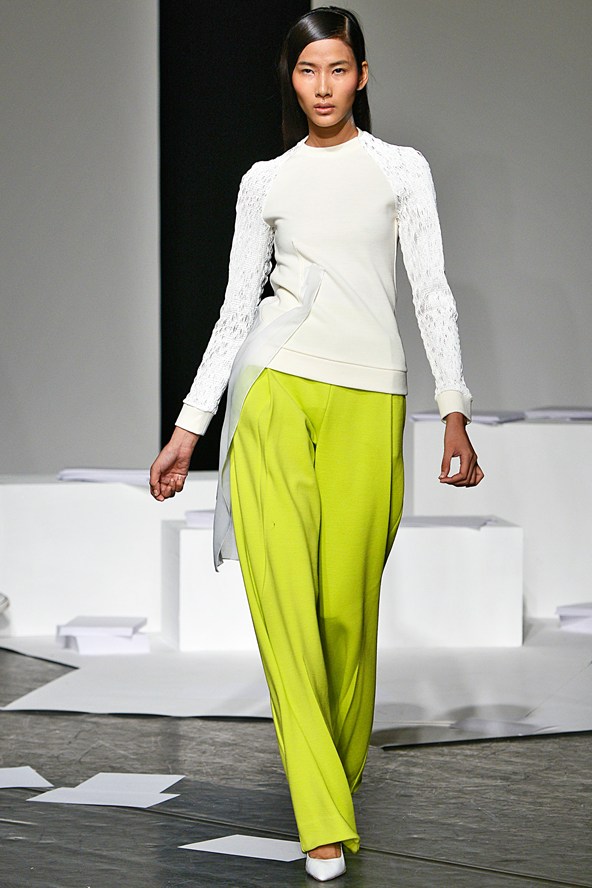 Liên tiếp trúng show, Hoàng Thùy tiếp tục xuất hiện trên Vougue UK Liên tiếp trúng show, Hoàng Thùy tiếp tục xuất hiện trên Vougue UK