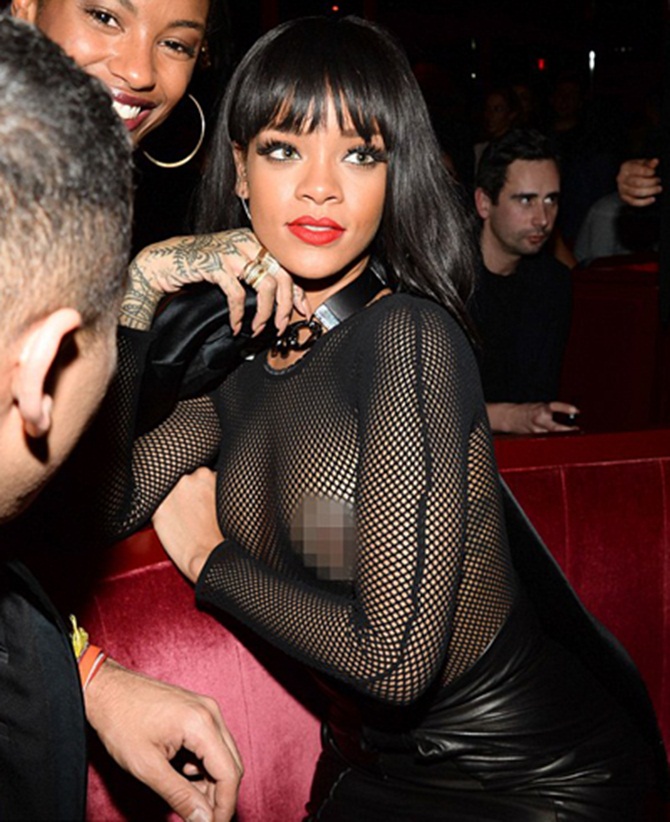 Rihanna thường xuyên “quên” áo ngực khi ra ngoài