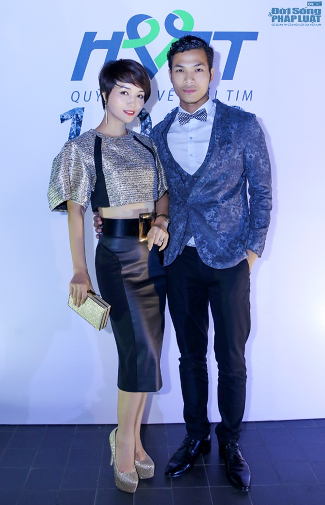 Quách An An nỏi bật với hàng hiệu đi sự sự kiện