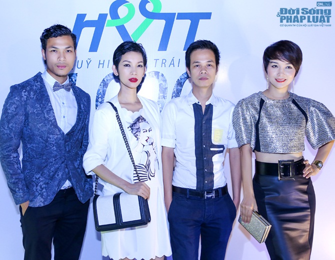 Quách An An nỏi bật với hàng hiệu đi sự sự kiện