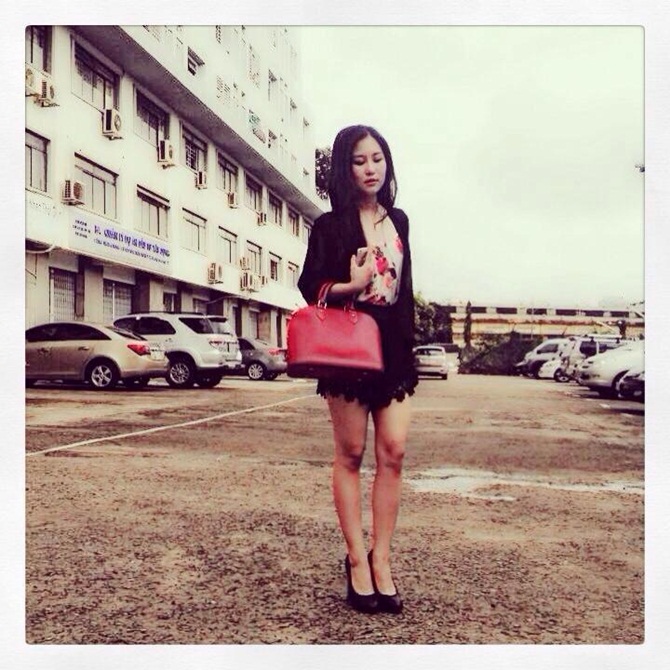 Sao Việt chuộng mốt dùng iphone