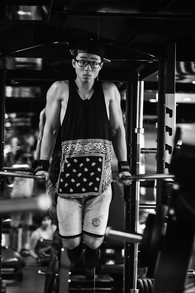 Hotboy Việt gây xôn xao với clip yêu nước