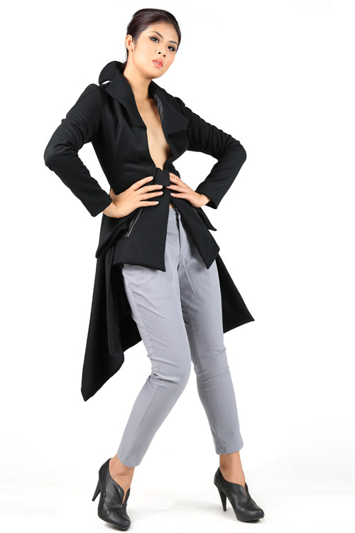 Những sao Việt ngực lép vẫn tự tin diện vest không nội y