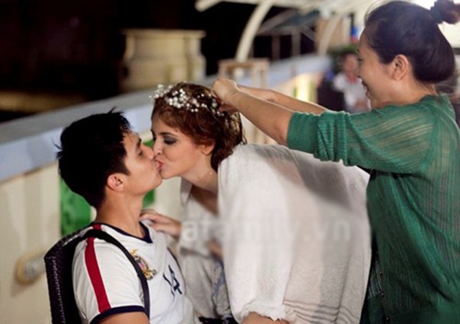 Những màn khóa môi ấn tượng của sao Việt Những màn khóa môi ấn tượng của sao Việt