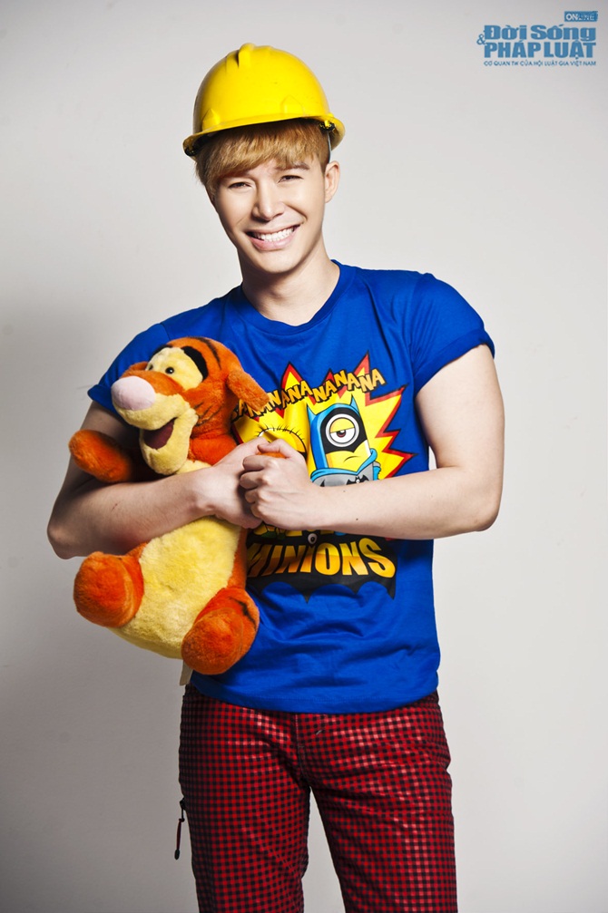 Nathan Lee rực rỡ đón sinh nhật ''tuổi 20''