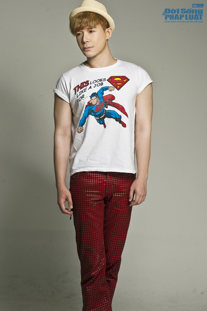 Nathan Lee rực rỡ đón sinh nhật ''tuổi 20''