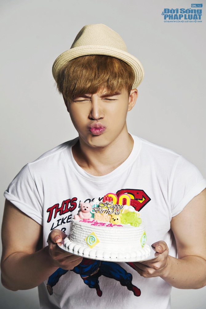 Nathan Lee rực rỡ đón sinh nhật ''tuổi 20''