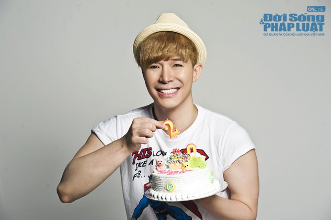 Nathan Lee rực rỡ đón sinh nhật ''tuổi 20''