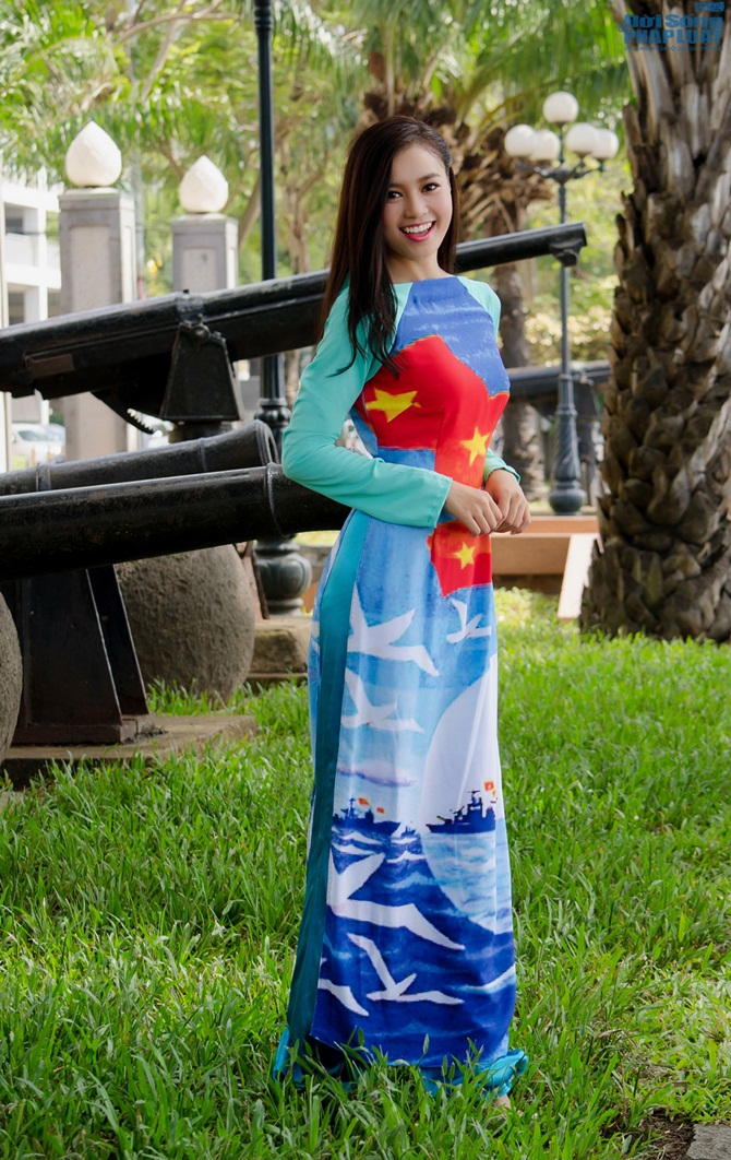  Lan Ngọc, Lê Phương diện áo dài hướng về biển đảo