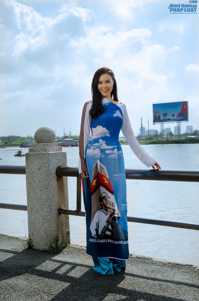  Lan Ngọc, Lê Phương diện áo dài hướng về biển đảo