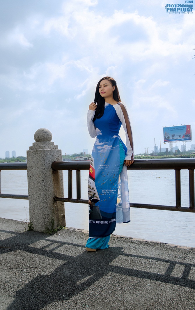  Lan Ngọc, Lê Phương diện áo dài hướng về biển đảo