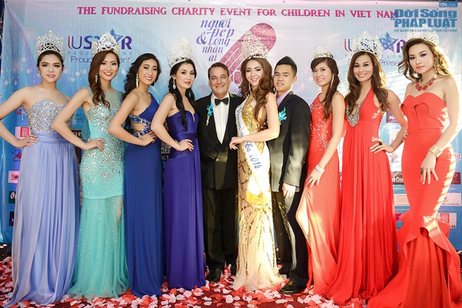 Hoa hậu châu Á tại Mỹ Jennifer Chung hội ngộ Ngô Tiến Đoàn