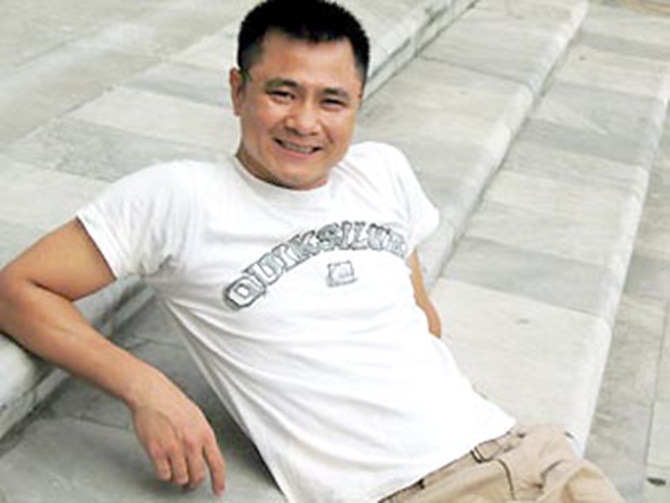 Những sao Việt từng chạy xe ôm, làm bồi bàn