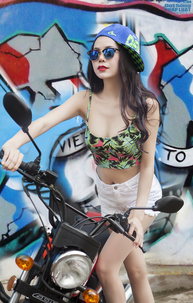 Trà Ngọc Hằng làm cô gái hippie quá ngầu và sexy