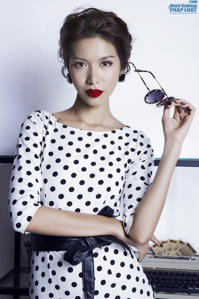 Giải bạc siêu mẫu kiêu kỳ với váy chấm bi