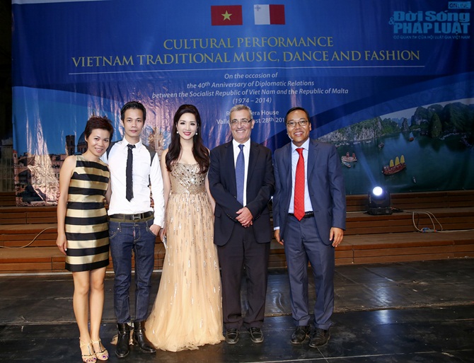 Show thời trang Hoàng Hải và Xuân Lê thành công rực rỡ