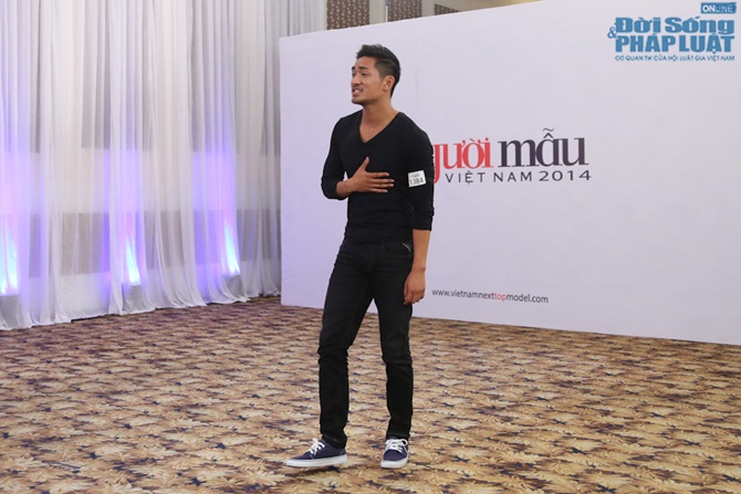 Hot boy hát hay và Hot boy 8 múi nhảy đẹp khiến Adam phát cuồng