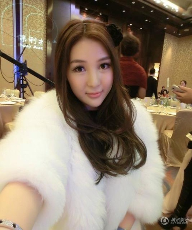 Quá khứ tai tiếng của kiều nữ Trung Quốc chuyên khoe thân