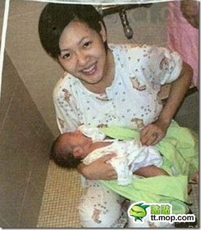 Sao không ngại cho con bú chốn đông người Sao không ngại cho con bú chốn đông người