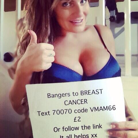 Cơn sốt “khoe ngực” để kêu gọi làm từ thiện