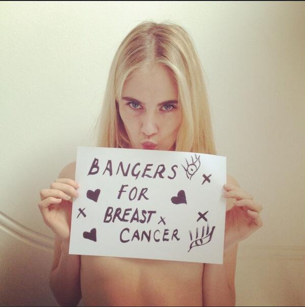 Cơn sốt “khoe ngực” để kêu gọi làm từ thiện