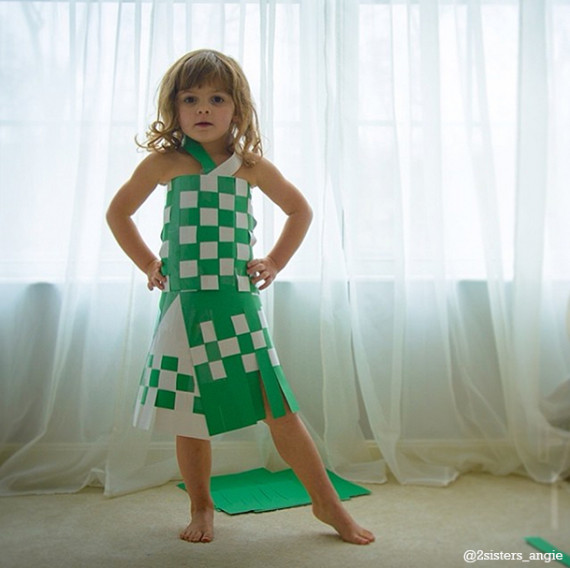 Cô bé 4 tuổi tài năng với những thiết kế thời trang bằng giấy