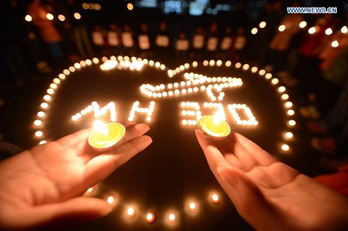 Giới trẻ TQ cầu nguyện cho hành khách trên chuyến bay MH370