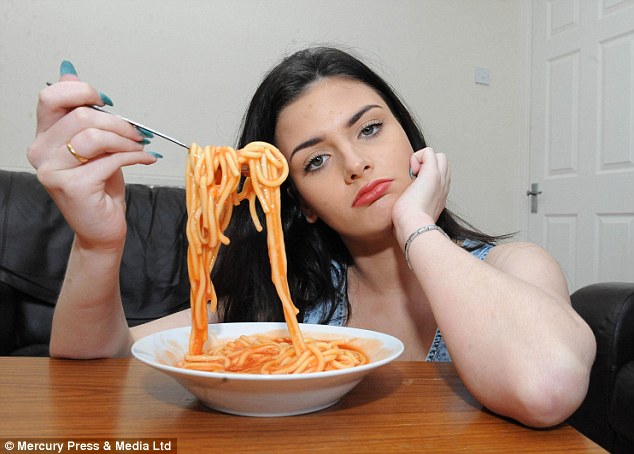 Lạ lùng cô nàng mắc chứng sợ đồ ăn-4