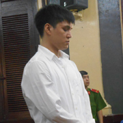 Nỗi đau của hai người mẹ sau góc khuất của kẻ sát nhân đồng tính