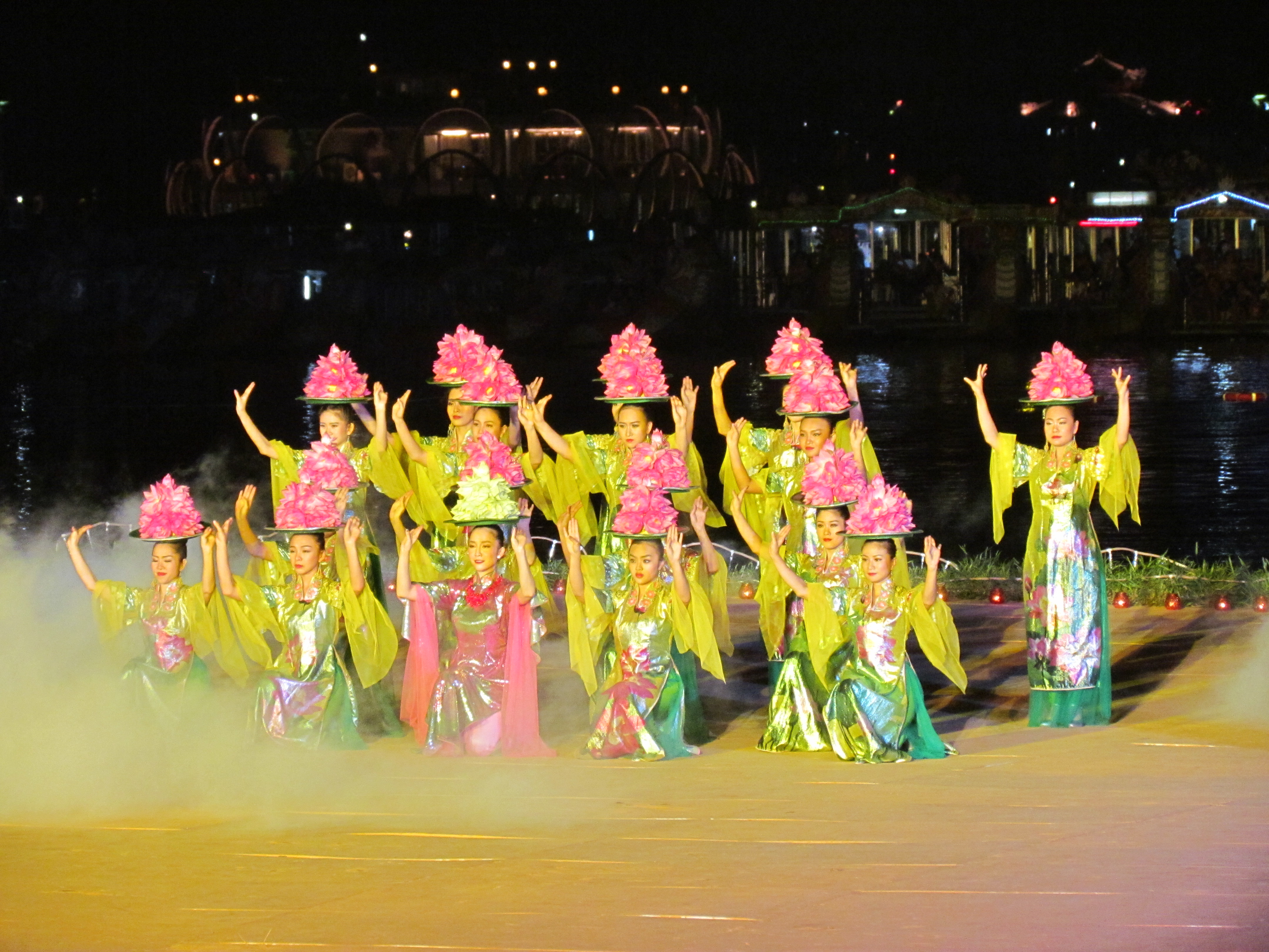 Bế mạc Festival Huế 2014: Lắng đọng, bồi hồi mong được gặp lại